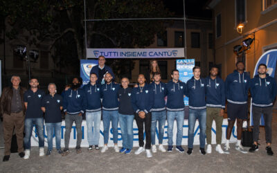 LA SQUADRA SI È PRESENTATA AI TIFOSI