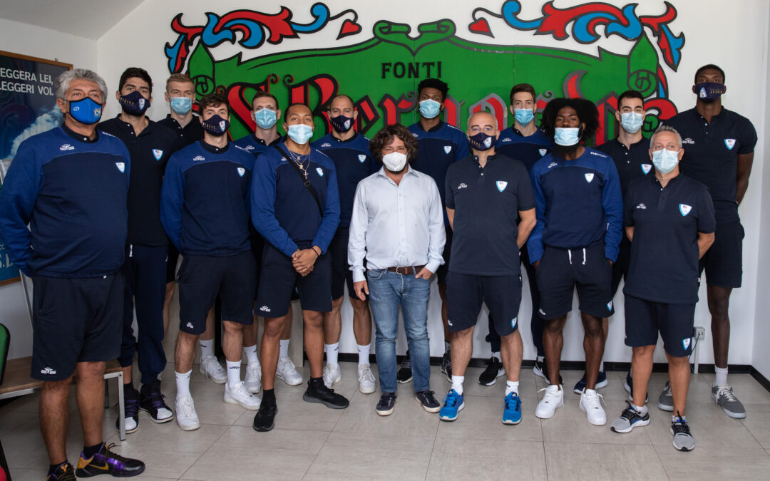 SQUADRA IN VISITA ALLO STABILIMENTO DI ACQUA S.BERNARDO