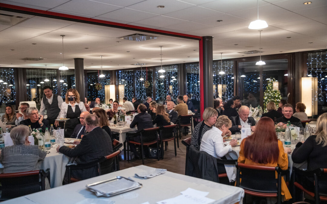 NATALE BIANCOBLÙ! GRANDE FESTA PER LA CENA DI TIC