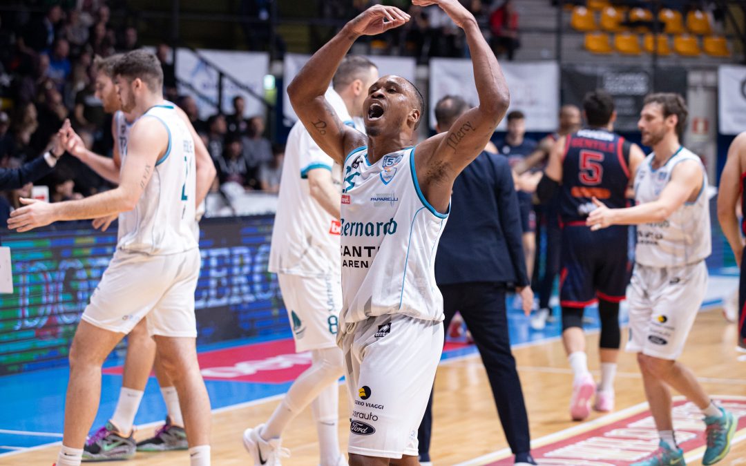 L’ACQUA S.BERNARDO CANTÙ DOMINA A DESIO: URANIA BATTUTA 81-51