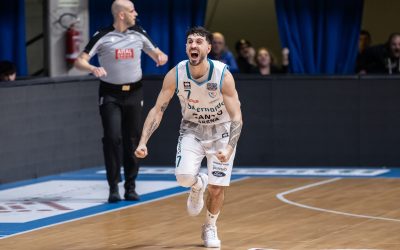 LA REAZIONE DELL’ACQUA S.BERNARDO: CIVIDALE BATTUTA CON UNA TRIPLA DI VALENTINI ALLO SCADERE