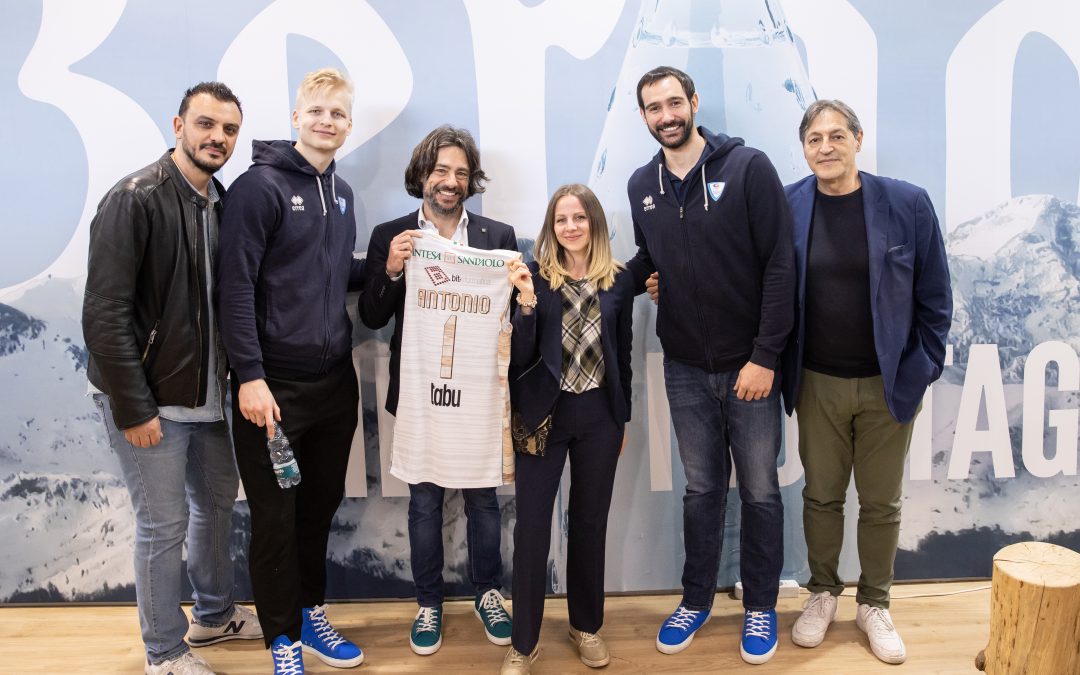 LA VISITA AL SALONE DEL MOBILE 2025