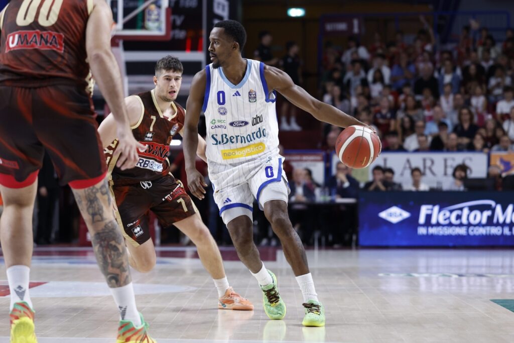 VENEZIA VINCE 85-73
