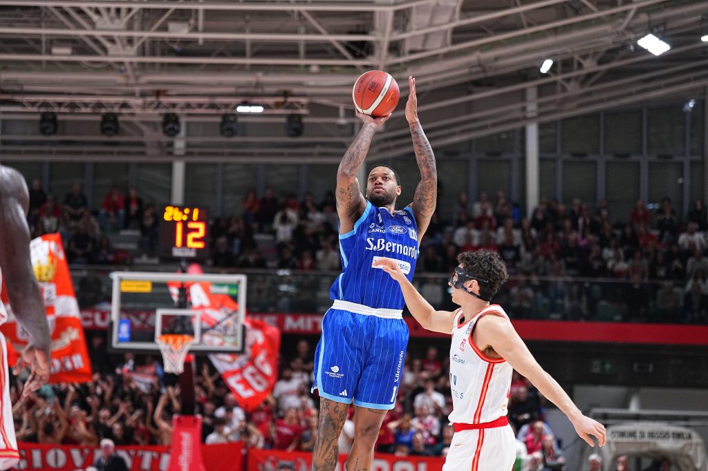 A REGGIO EMILIA FINISCE 81-60